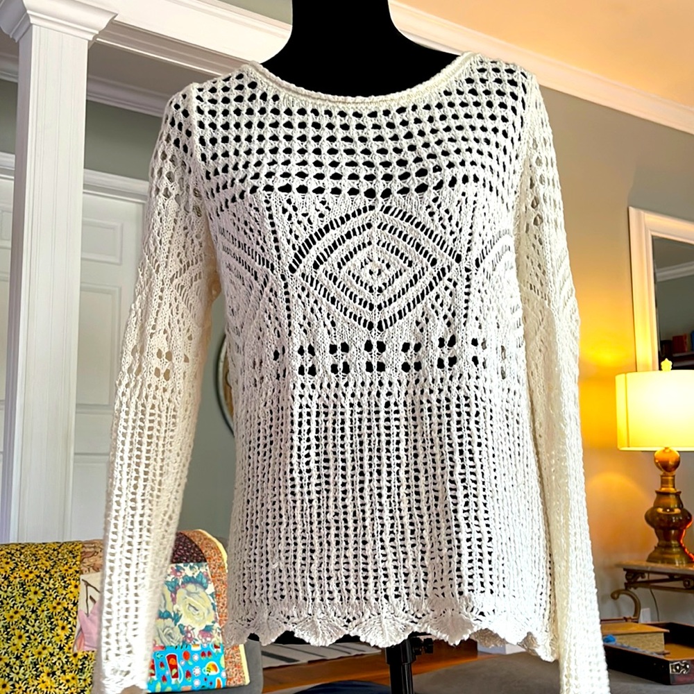 Hollister sz L cream sweater